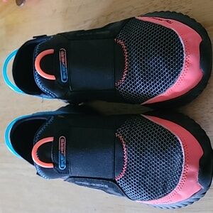 Sketchers Boys Shoes 2.5